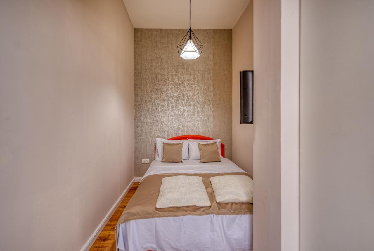 Apartments Vujosevic Тиват Екстер'єр фото