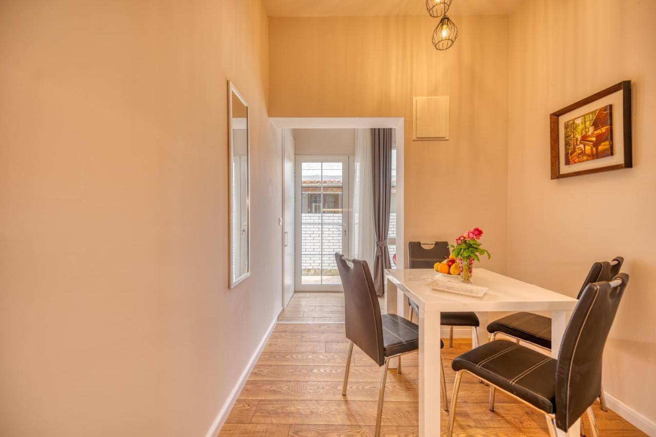 Apartments Vujosevic Тиват Екстер'єр фото