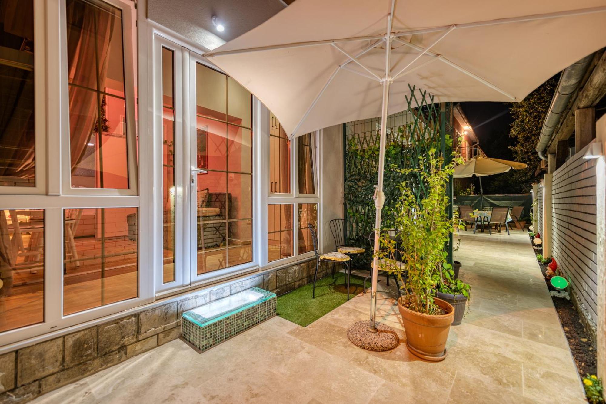 Apartments Vujosevic Тиват Екстер'єр фото