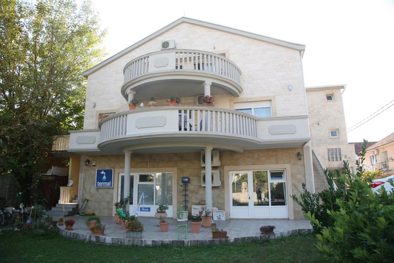 Apartments Vujosevic Тиват Екстер'єр фото